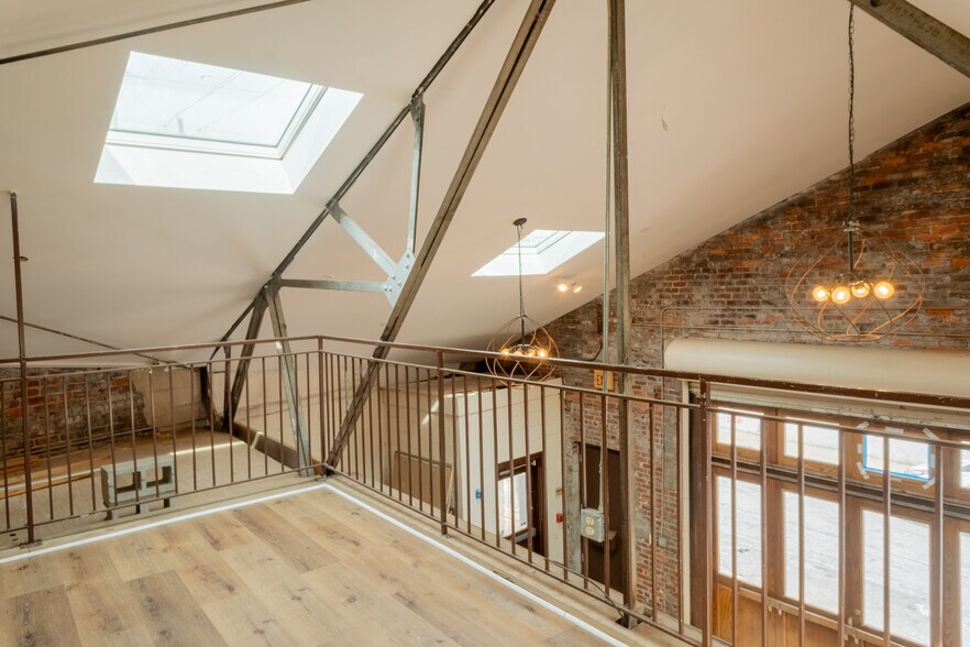 More Photos Of 290 Simpson St, Atlanta Flex For Lease