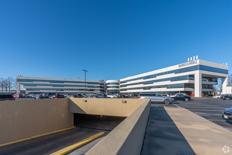 More Photos Of 1400 Old Country Rd, Westbury Office For Lease