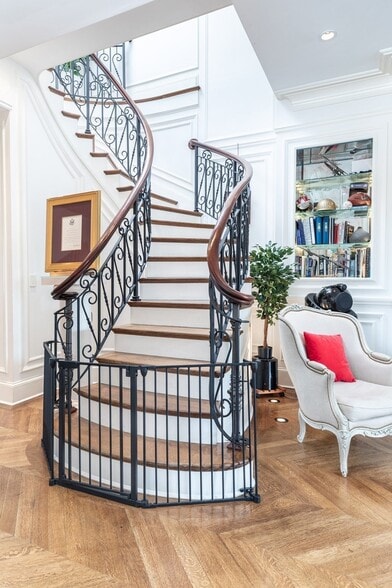 More Photos Of 230 Commonwealth, Boston Apartments For Sale