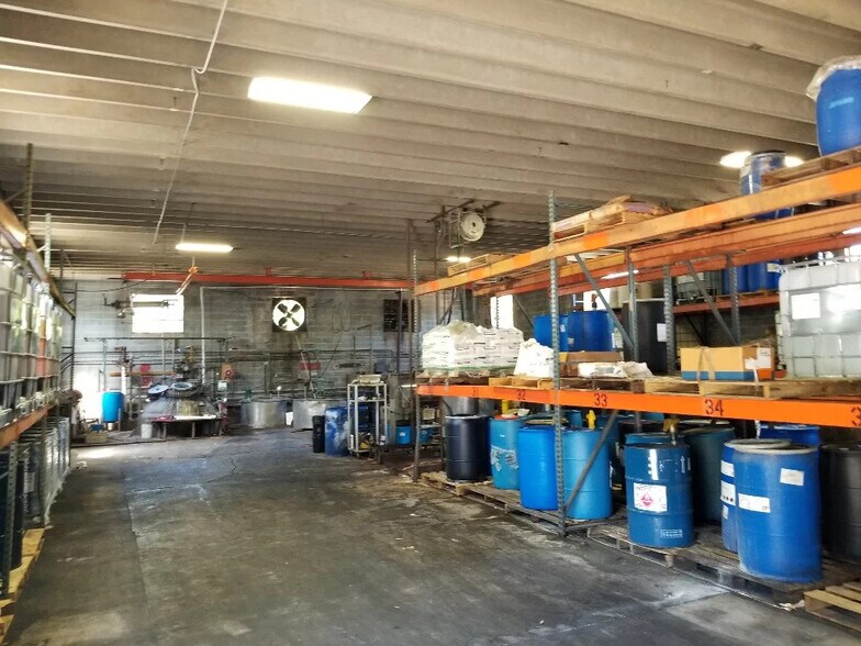 More Photos Of 5021 Statesville Rd, Charlotte Warehouse For Sale