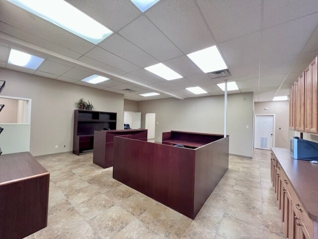 More Photos Of 3512 Avenue I, Rosenberg Office For Lease