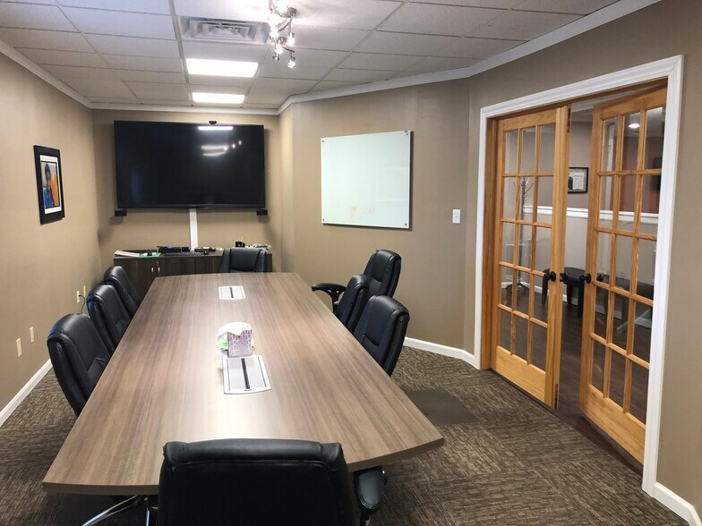 More Photos Of 44 N Girls School Rd, Indianapolis Office For Sale