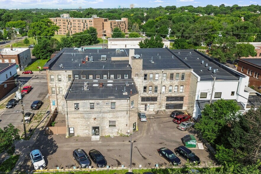 More Photos Of 904 Rice St, Saint Paul Apartments For Lease