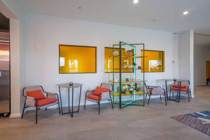 More Photos Of 353 S Palm Canyon Dr, Palm Springs Medical For Sale