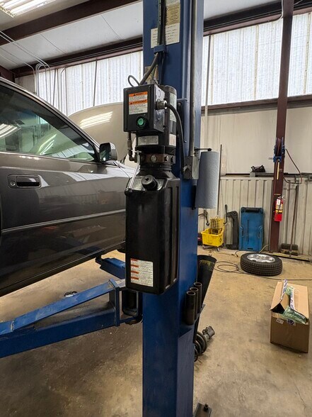 More Photos Of 15920 Kuykendahl Rd, Houston Auto Repair For Sale