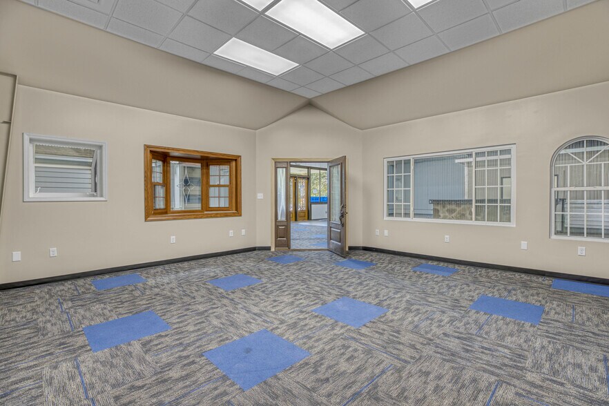 More Photos Of 5238 Evers Rd, San Antonio Warehouse For Sale