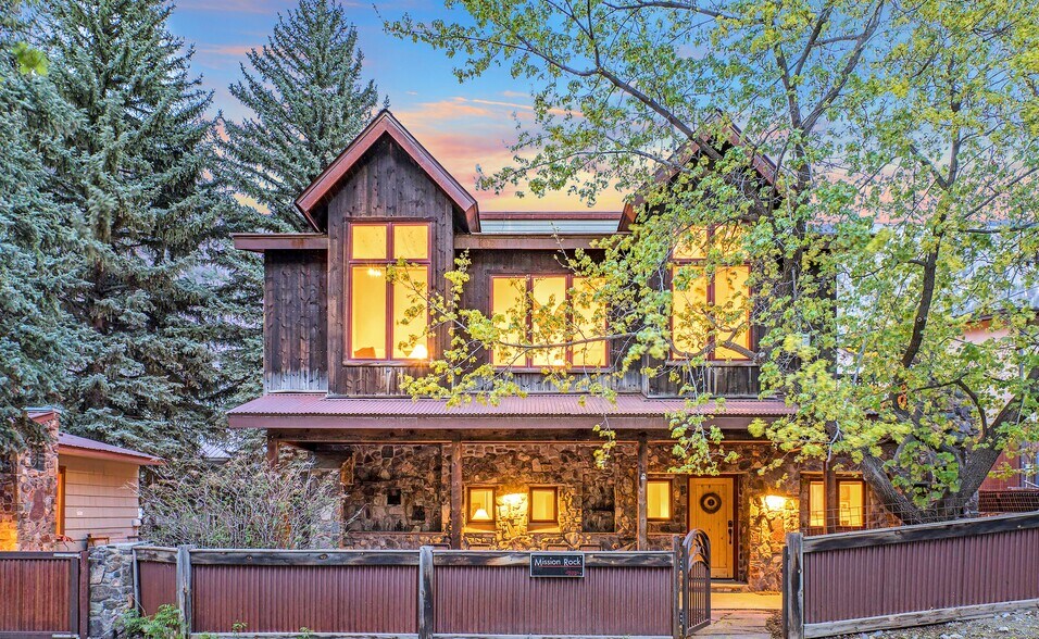 More Photos Of 115 / 117 / 119 7th Ave, Ouray Apartments For Sale