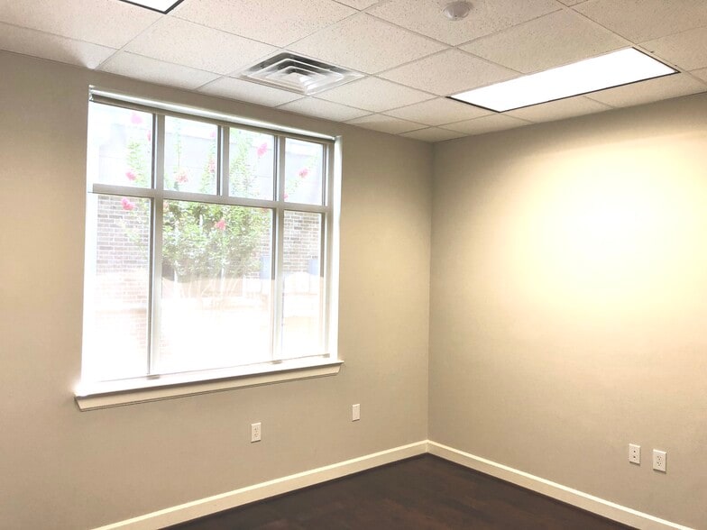 More Photos Of 16000 Park Ten Pl, Houston Office For Sale