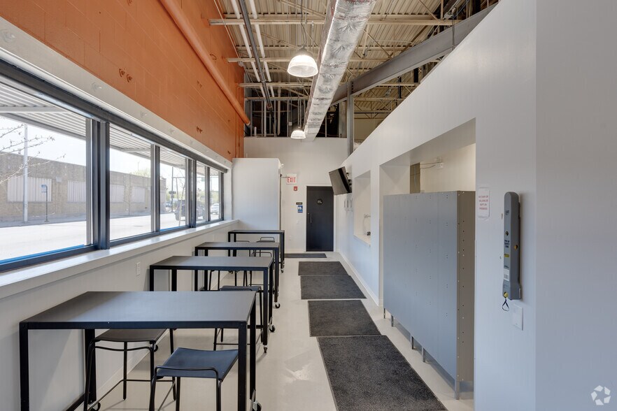 Primary Photo Of 3220 W Grand Ave, Chicago Food Processing For Lease