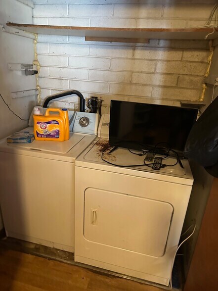 More Photos Of 2100 E Lambert Rd, La Habra Contractor Storage Yard For Sale