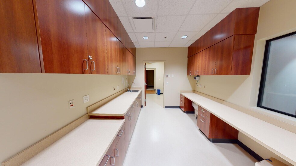 More Photos Of 1720-1790 W Golf Rd, Mount Prospect Unknown For Lease