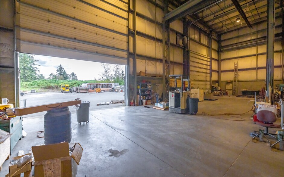 More Photos Of 29781 Fraser Hwy, Abbotsford Warehouse For Lease