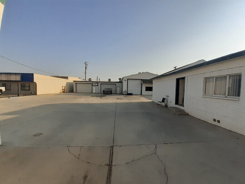 More Photos Of 3531-3533 Brian Way, Bakersfield Warehouse For Sale