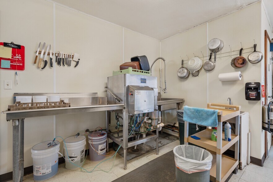 More Photos Of 28534 U.S. 18, Mc Gregor General Retail For Sale