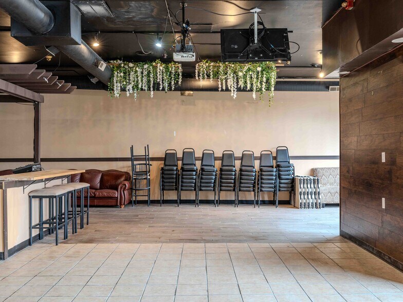 More Photos Of 210 E Galena Ave, Aurora Restaurant For Sale