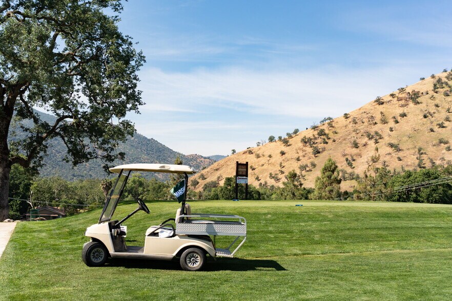 More Photos Of 41117 Sierra Dr, Three Rivers Golf Course Driving Range For Sale