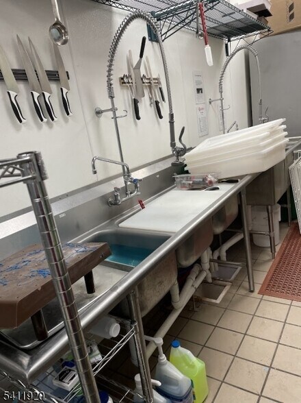 More Photos Of 281 Triangle Rd, Hillsborough Freestanding For Lease