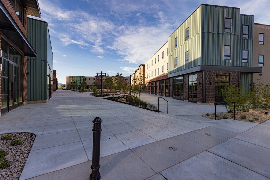 More Photos Of Kearns Blvd, Park City Storefront Retail Office For Lease