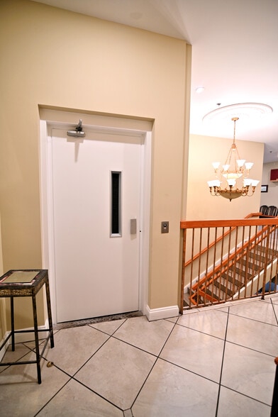 More Photos Of 15120 Washington St, Haymarket Restaurant For Sale