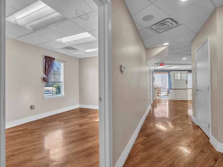 More Photos Of 2628 Matlock Rd, Arlington Medical For Sale