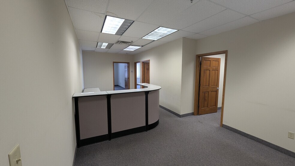More Photos Of 13786 Frontier Ct, Burnsville Office For Sale
