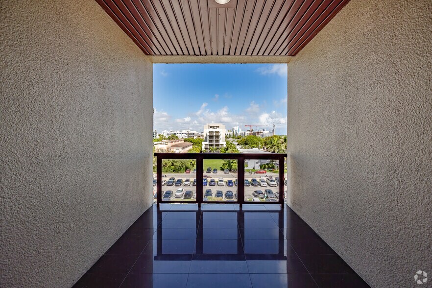 More Photos Of 1111 Kane Concourse, Bay Harbor Islands Loft Creative Space For Lease