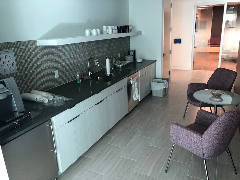 More Photos Of 330 W College Ave, Appleton Office For Lease