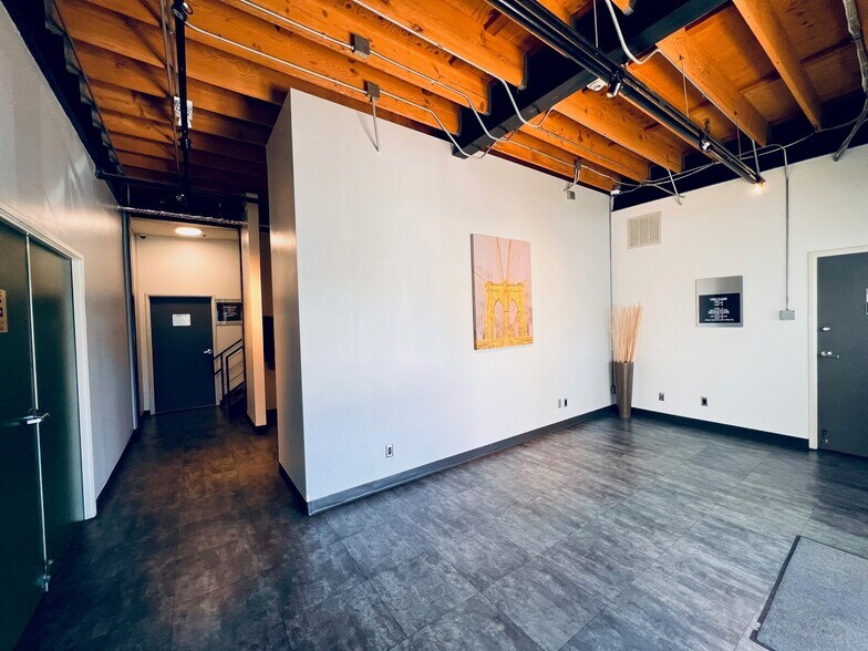 More Photos Of 10549 - 10559 Jefferson Blvd, Culver City Loft Creative Space For Lease