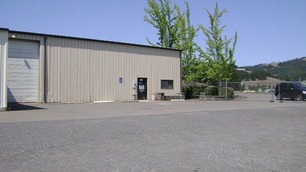 More Photos Of 325 E Happy Valley Rd, Roseburg Industrial For Sale
