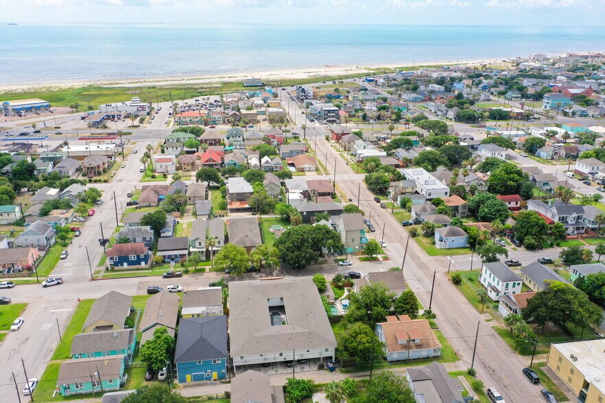 More Photos Of 712 Ball St, Galveston Apartments For Sale