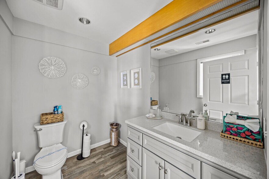 More Photos Of 44 Shoreline Dr, New Bern Medical For Sale