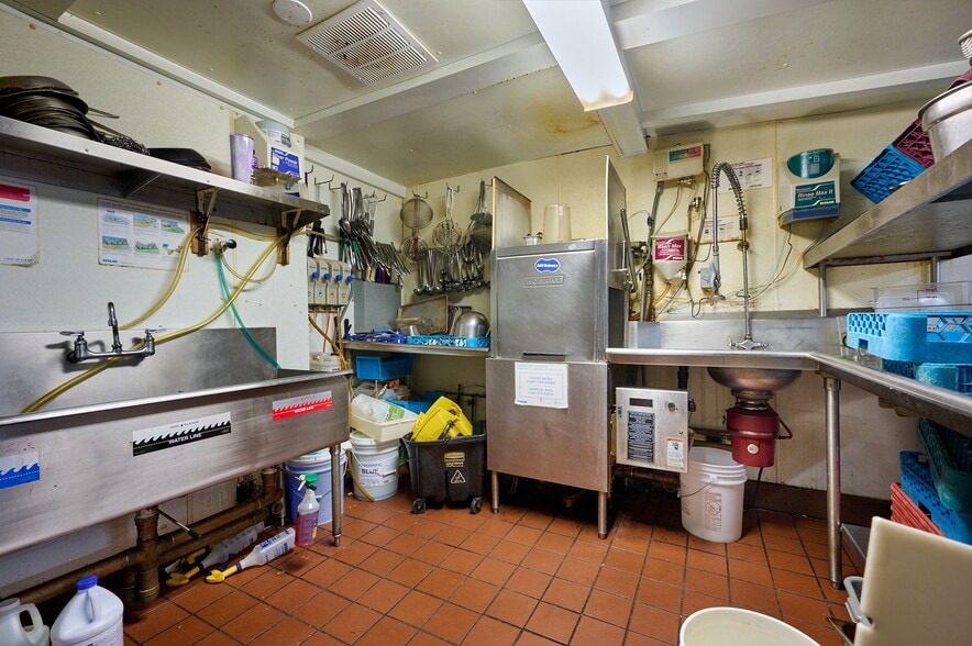 More Photos Of 100 Mountain Rd, Easthampton Restaurant For Sale