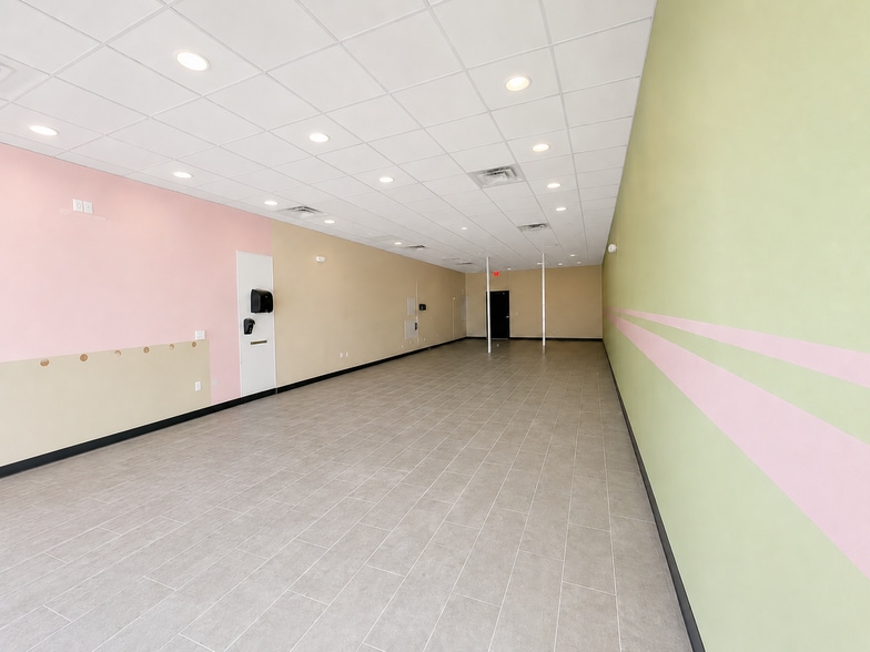 More Photos Of 120 Towne Center Dr, Savannah Storefront Retail Office For Lease