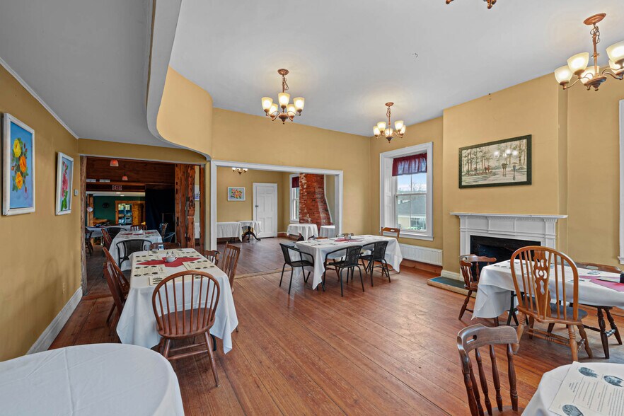 More Photos Of 122 Main St, Charlestown Restaurant For Sale