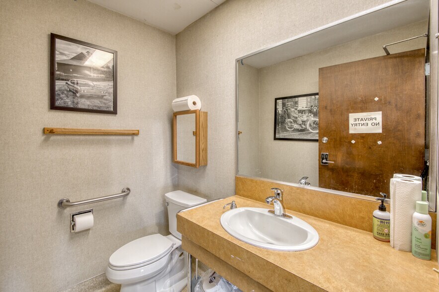 More Photos Of 12290 SW Main St, Portland Office For Sale