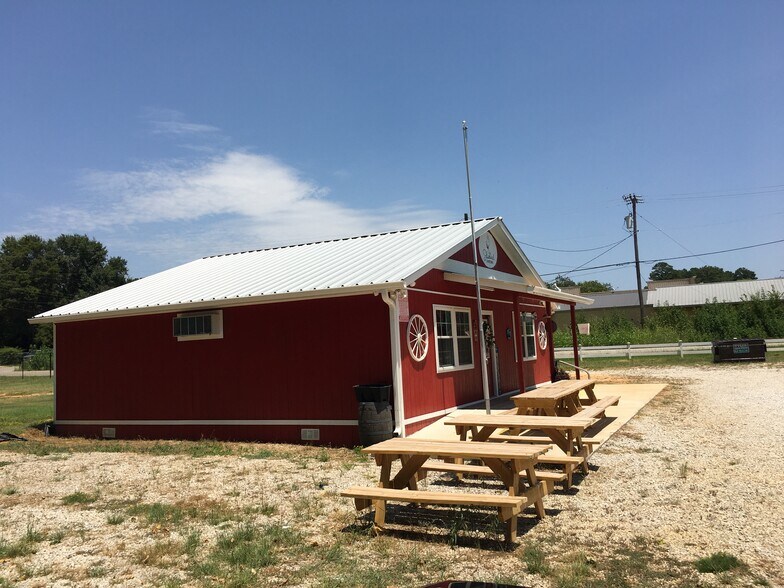 More Photos Of 11968 State Highway 64 W, Tyler Freestanding For Lease