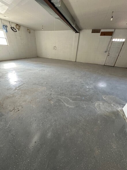More Photos Of 702 Delevan St, Charlottesville Flex For Lease
