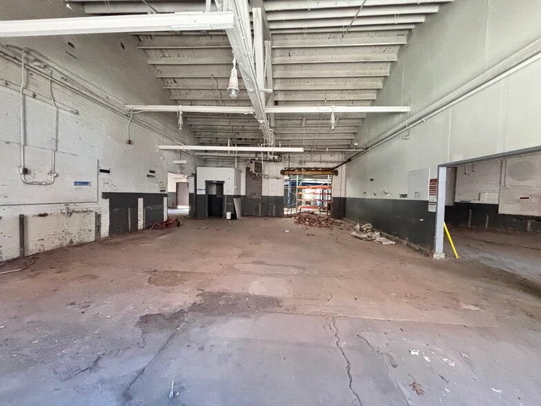More Photos Of 30 Lenox St, New Haven Warehouse For Lease