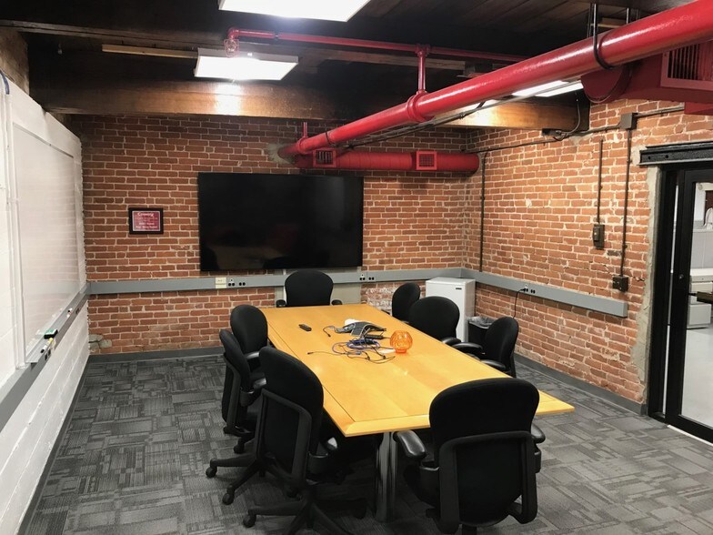 More Photos Of 17 Briden St, Worcester Manufacturing For Lease