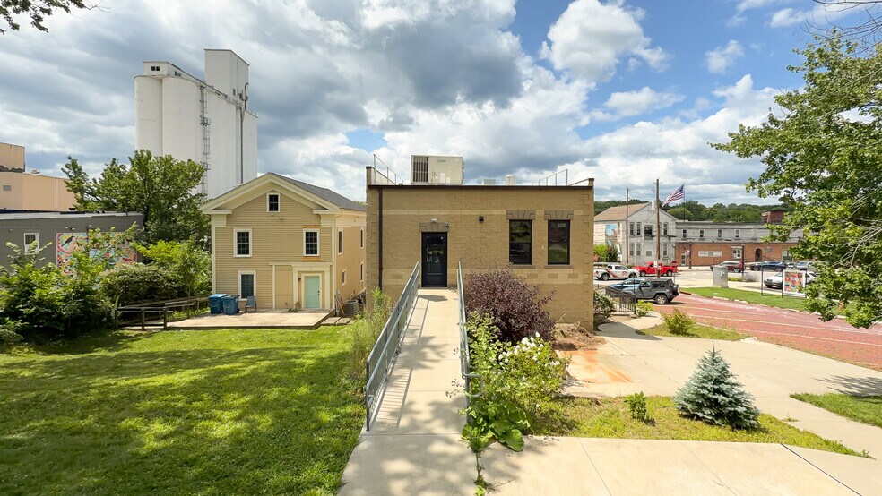 More Photos Of 257 N Water St, Kent Storefront Retail Residential For Sale