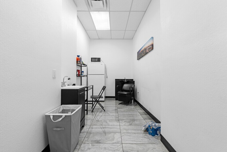 More Photos Of 4105 S Central Ave, Phoenix Freestanding For Sale