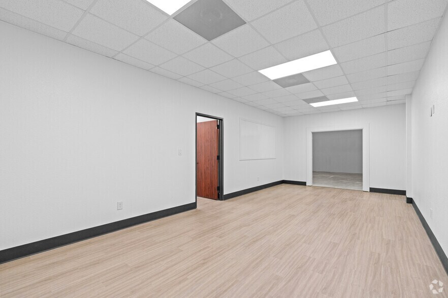 More Photos Of 15825 State Highway 249, Houston Storefront For Lease