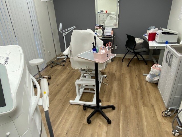 More Photos Of 5995-5997 Brockton Ave, Riverside Medical For Sale