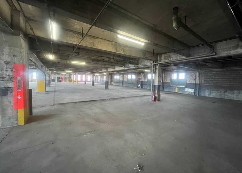 More Photos Of 151-155 E Market St, Wilkes-Barre Warehouse For Sale