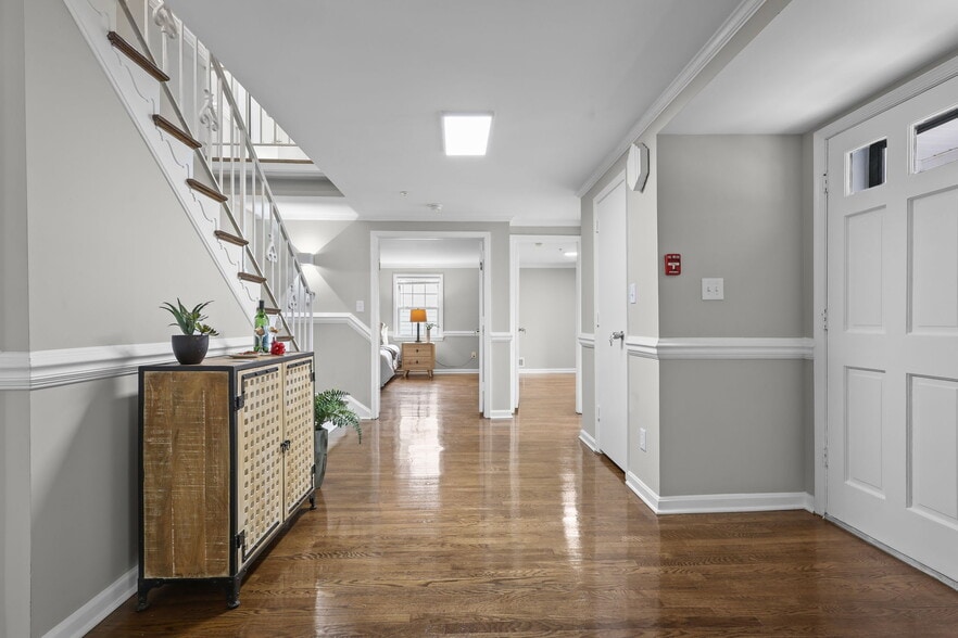 More Photos Of 9725 Lookout Pl, Gaithersburg Healthcare For Sale