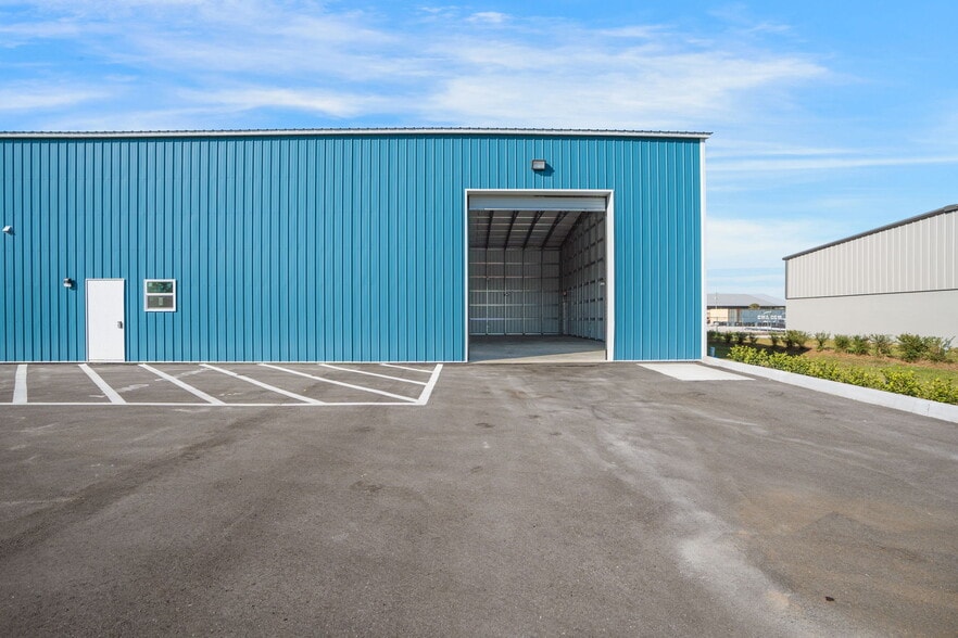 More Photos Of 6730 28th Street Cir E, Sarasota Warehouse For Sale