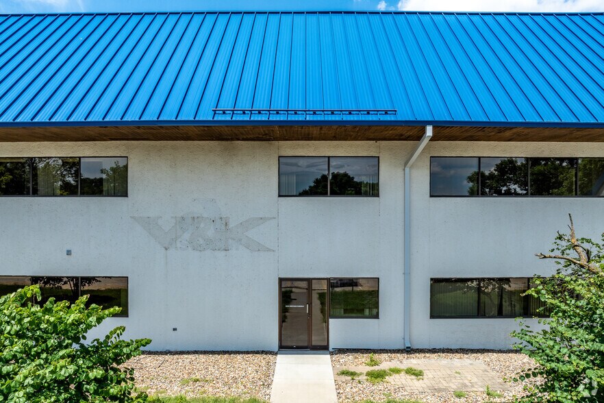 More Photos Of 3000 Westown Pky, West Des Moines Office For Sale