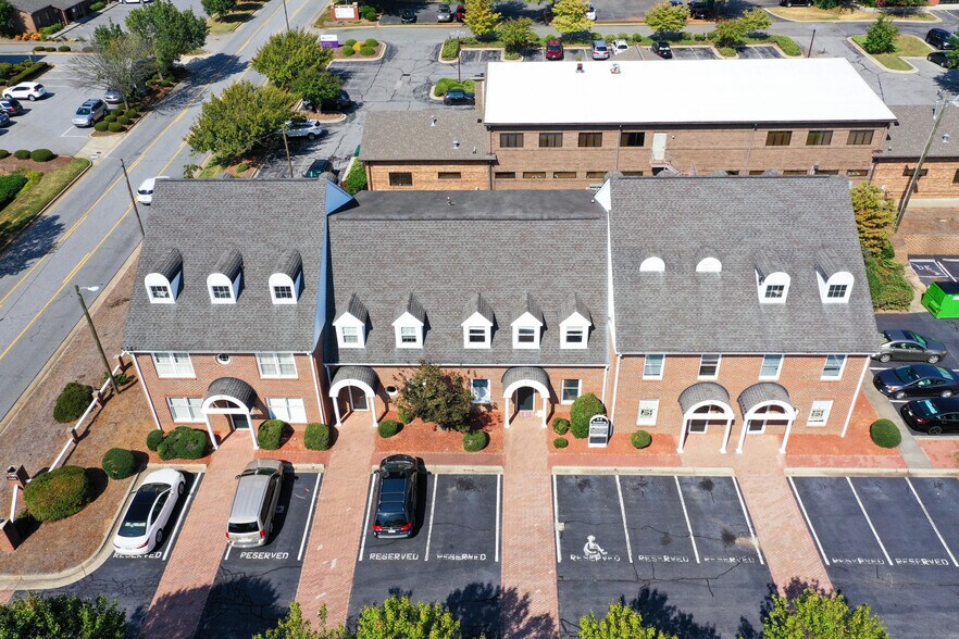 More Photos Of 1365 Westgate Center Dr, Winston-Salem Medical For Lease