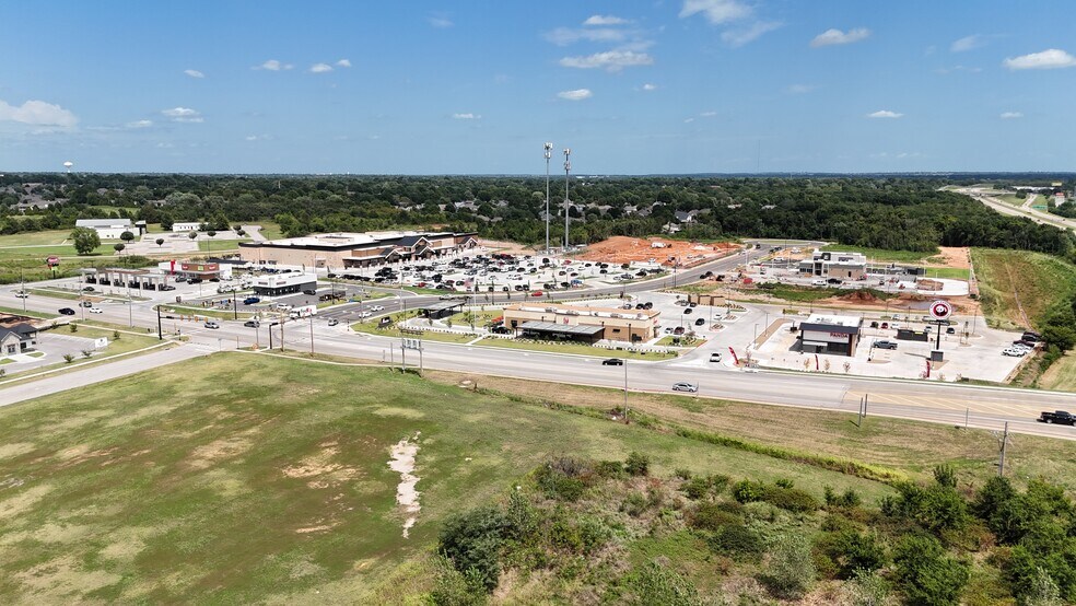 More Photos Of 5200 S Aspen Ave, Broken Arrow Storefront For Lease