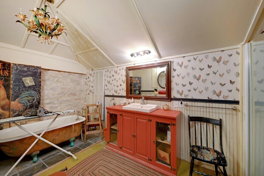 More Photos Of 23351 Ranch to Market 150 rd, Driftwood Specialty For Sale